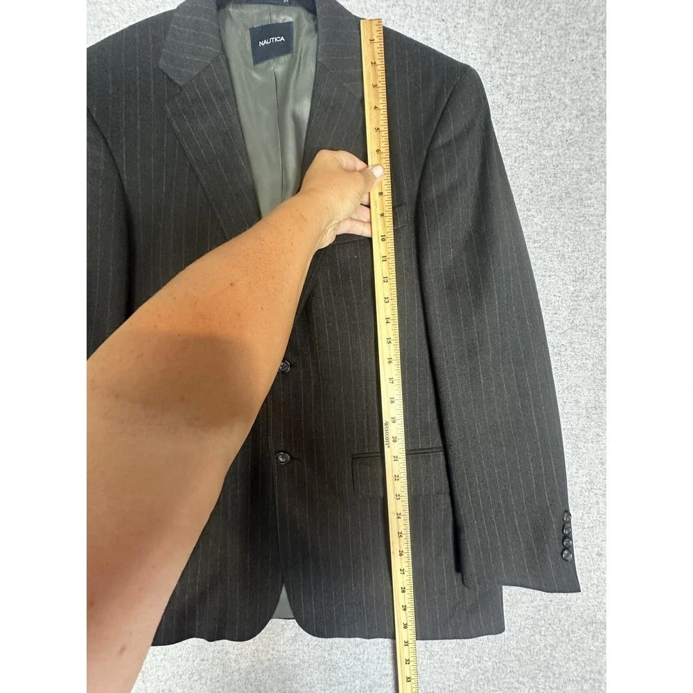 Nautica Blazer Mens 40R Charcoal Gray Pinstripe Wool Two Button Center‎ Vent